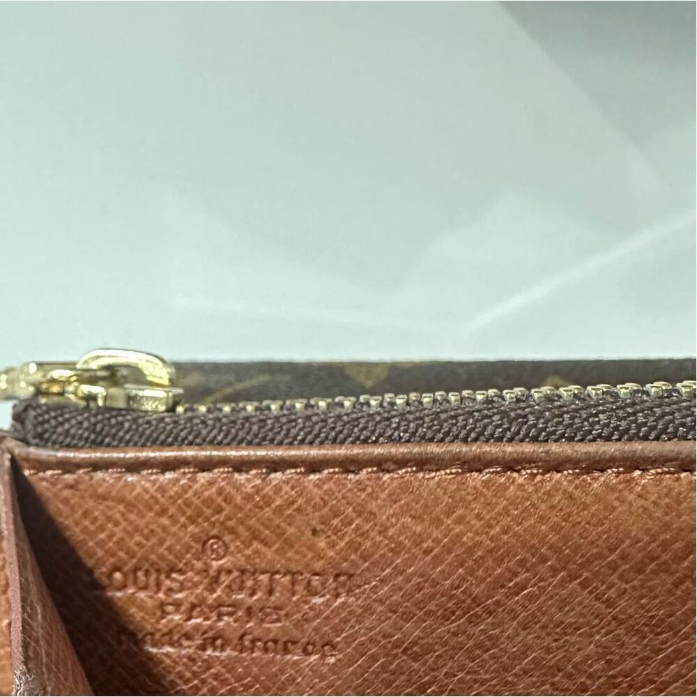 Vintage Louis Vuitton Monogram Sarah Wallet - Picture 14 of 14